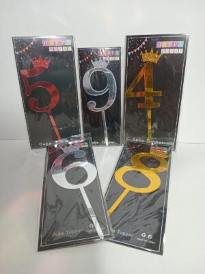 PINCHE NUMERO ACRILICO CON STRASS DORADO N°4 X 1 PARTY STORE