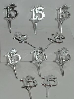 APLIQUE NUMERO15 AÑOS CON CORONA PLASTICA PLATEADA x 24 u.