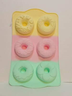 MOLDE SILICONA TRICOLOR DONA DECORADA x6