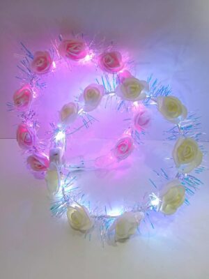 CORONA CON FLORES Y LUZ x1